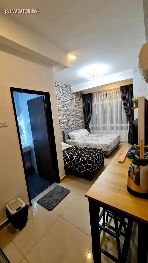 J&J Vacation Home@Novo8 Residence Kampong Tambak Exterior foto