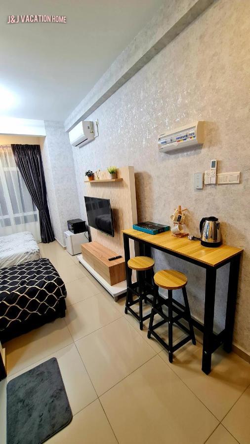 J&J Vacation Home@Novo8 Residence Kampong Tambak Exterior foto